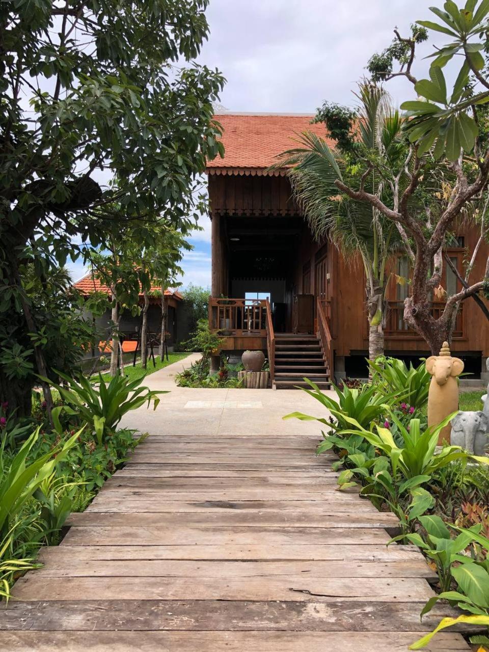 Isann Lodge Sziemreap Kültér fotó